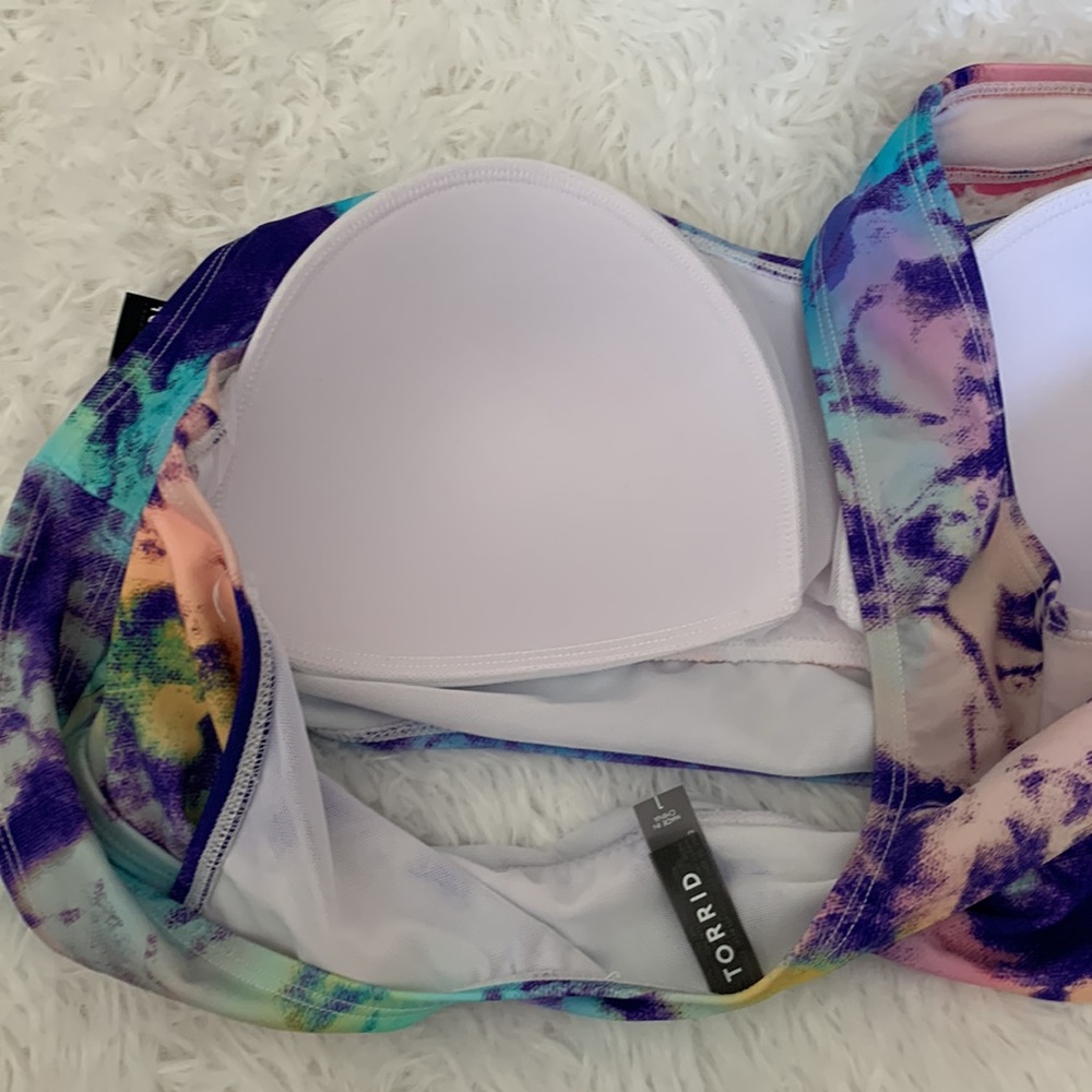 ❌SOLD❌TORRID WIRELESS SCOOP BIKINI TOP - Picture 7 of 8